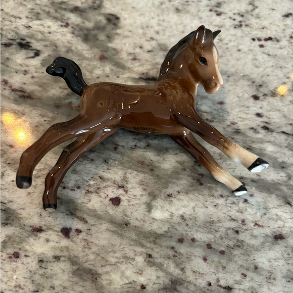 Beswick- Foal - Picture 3 of 4